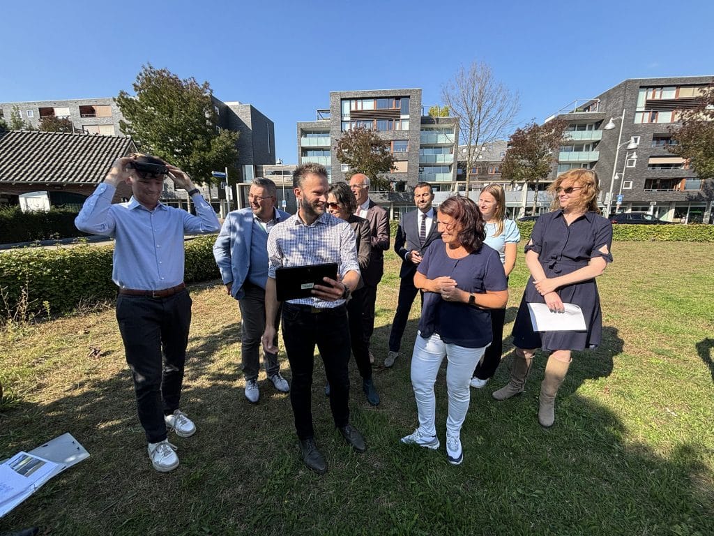 Rondleiding tijdens werkbezoek